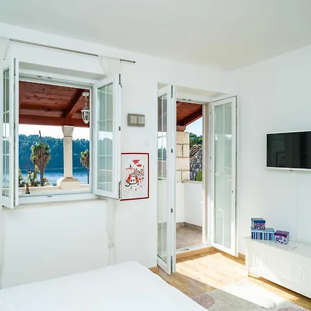 Vista Old Town - Four Bedroom House With Terrace And Sea View Цавтат