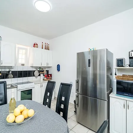 Hébergement de vacances Vista Old Town - Four Bedroom House With Terrace And Sea View *