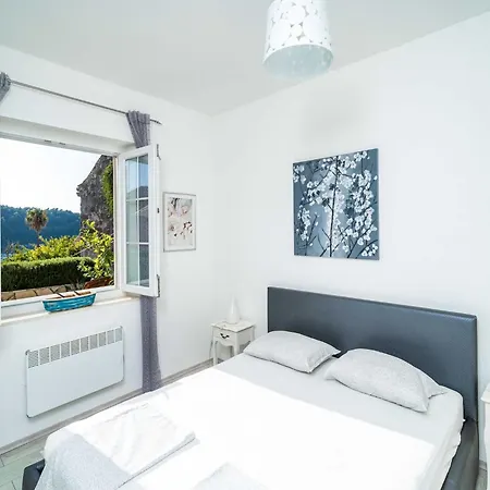 Hébergement de vacances Vista Old Town - Four Bedroom House With Terrace And Sea View *
