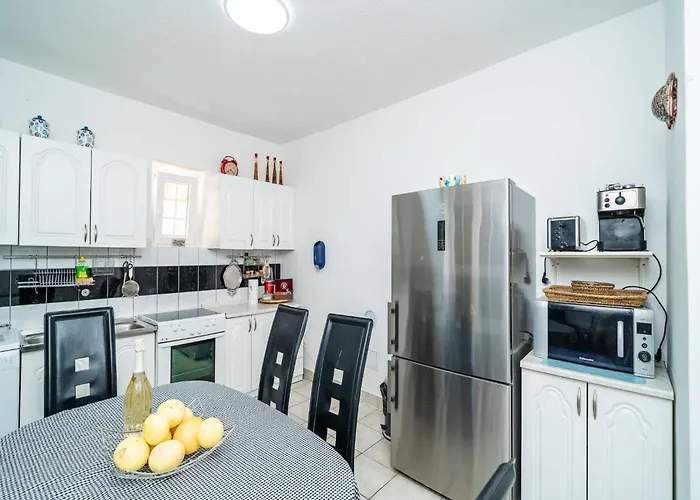 Semesterbostad Vista Old Town - Four Bedroom House With Terrace And Sea View *