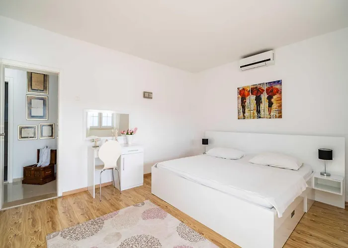 Vista Old Town - Four Bedroom House With Terrace And Sea View Hébergement de vacances Cavtat